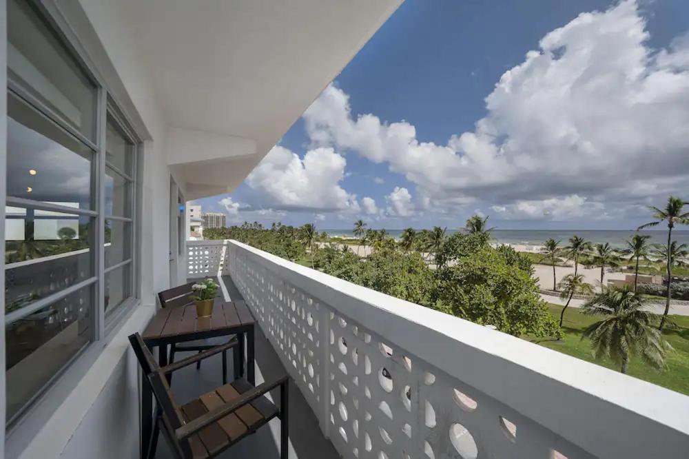 Strand Ocean Drive Suites マイアミビーチ エクステリア 写真