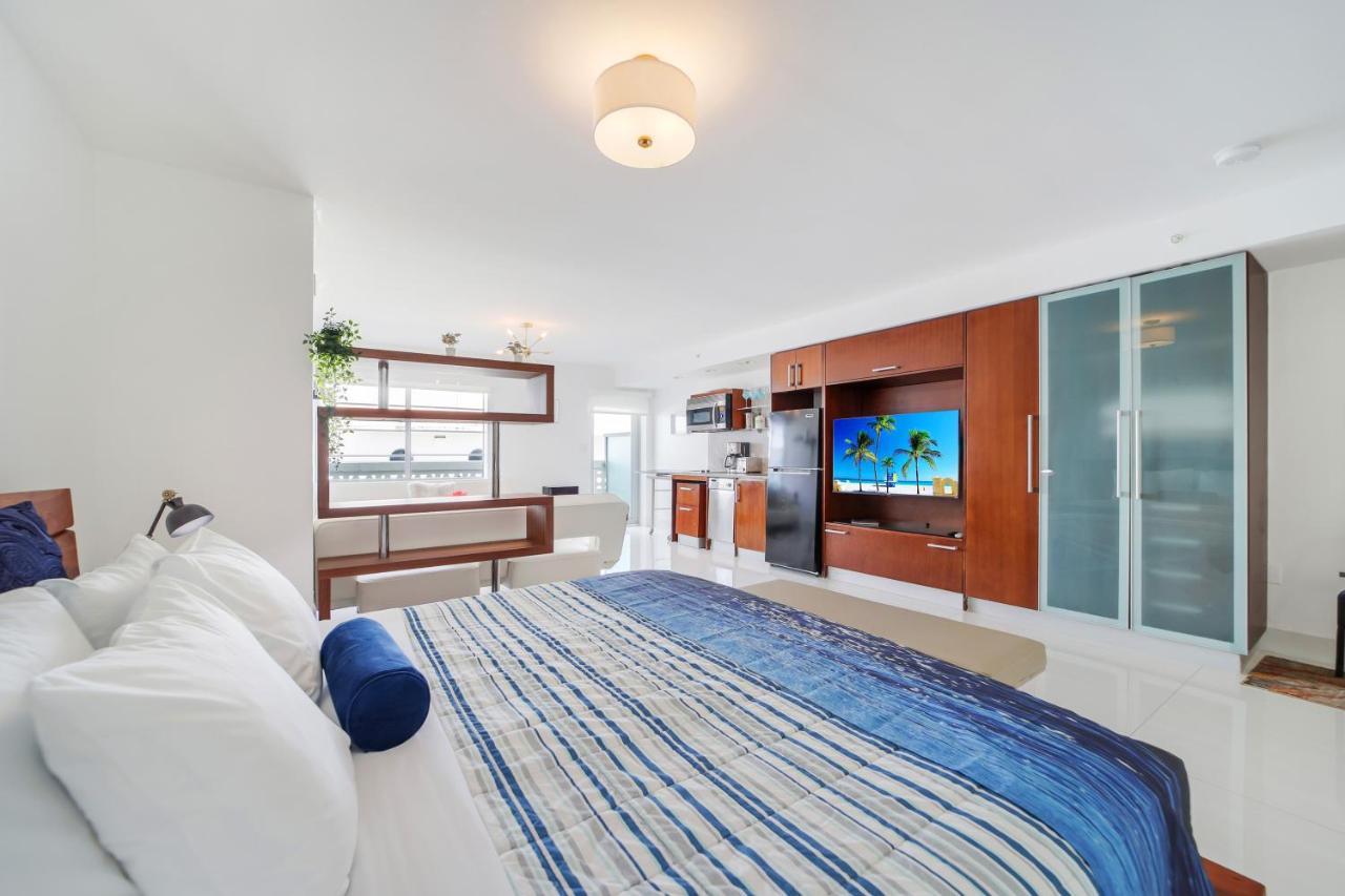 Strand Ocean Drive Suites マイアミビーチ エクステリア 写真