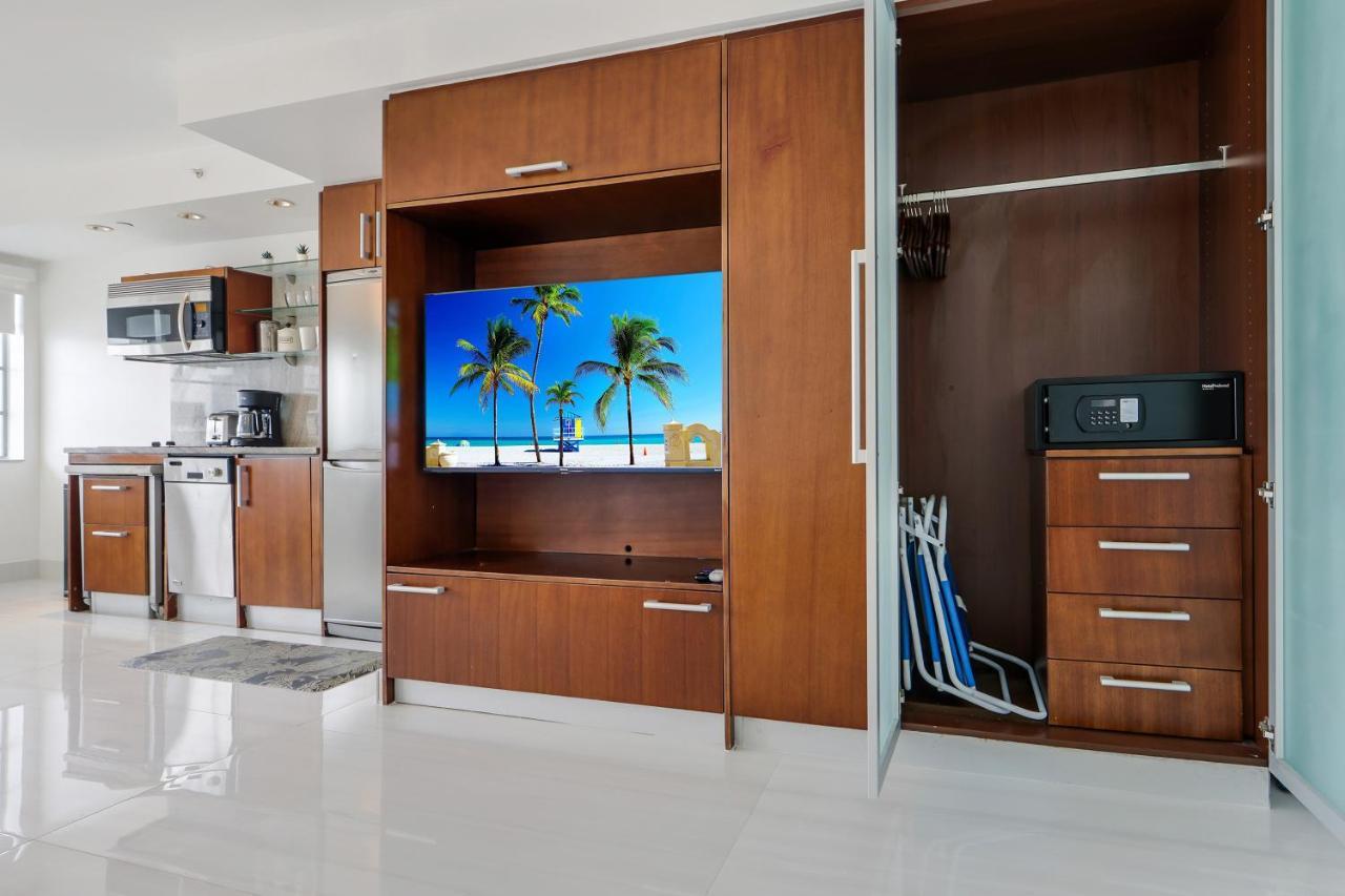 Strand Ocean Drive Suites マイアミビーチ エクステリア 写真