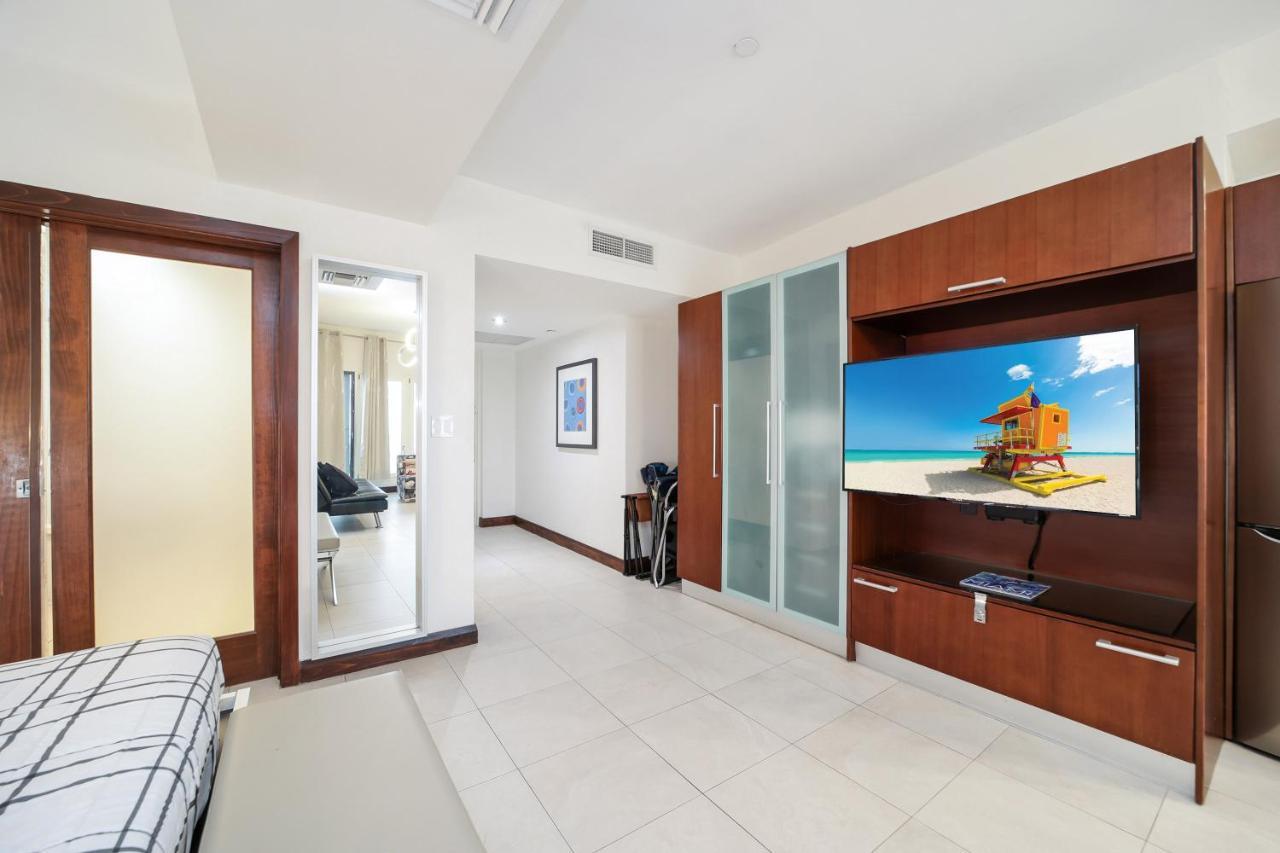 Strand Ocean Drive Suites マイアミビーチ エクステリア 写真