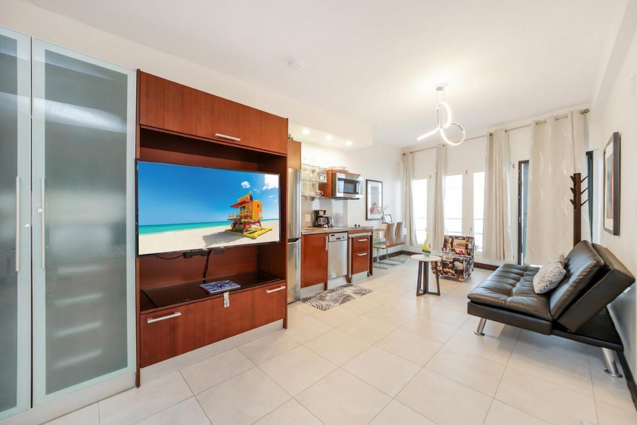 Strand Ocean Drive Suites マイアミビーチ エクステリア 写真