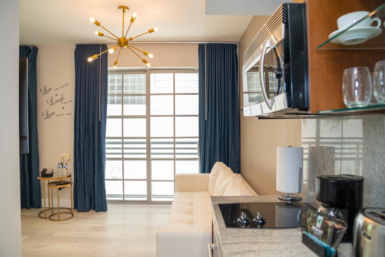 Strand Ocean Drive Suites マイアミビーチ エクステリア 写真