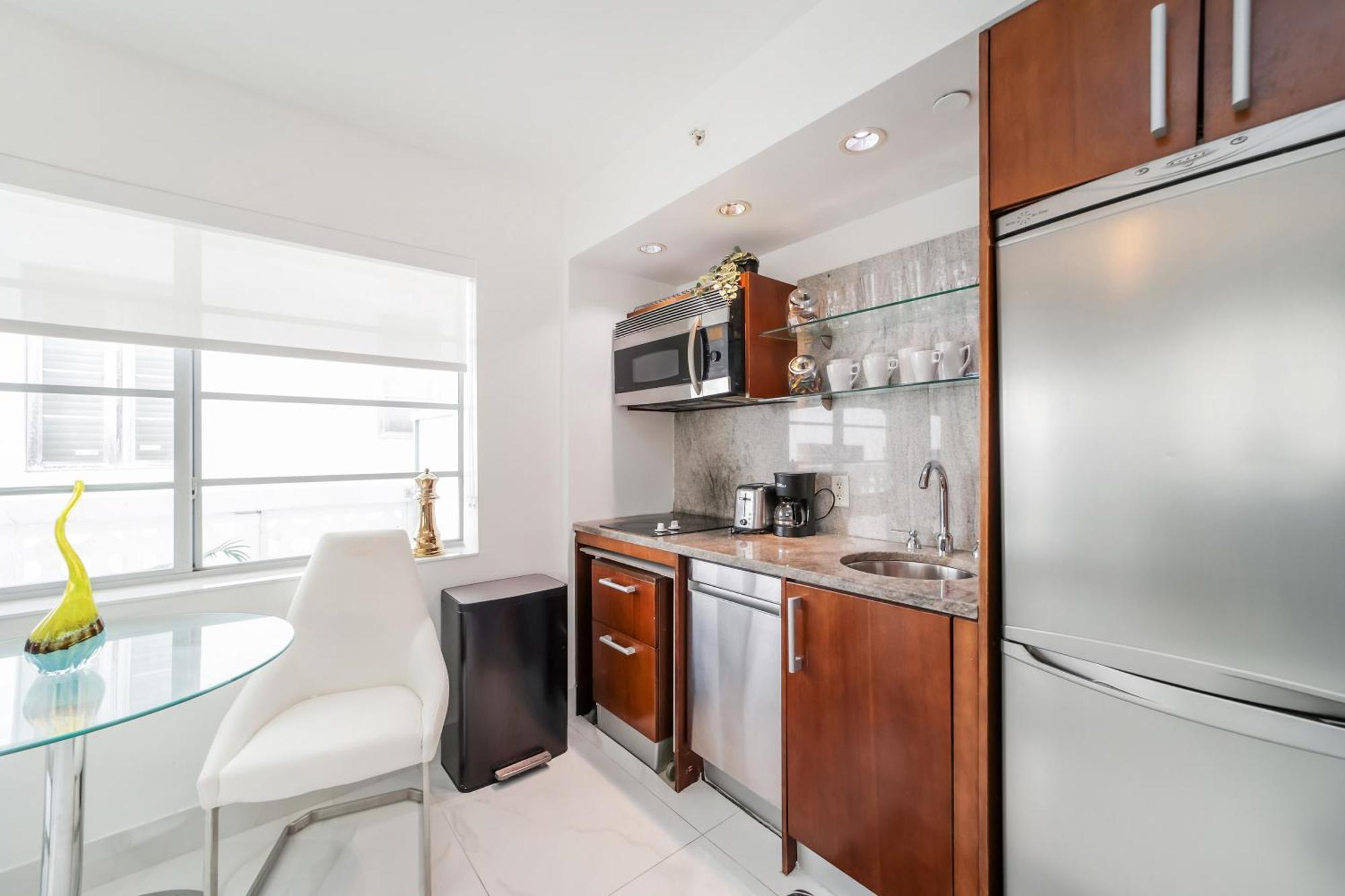 Strand Ocean Drive Suites マイアミビーチ 部屋 写真