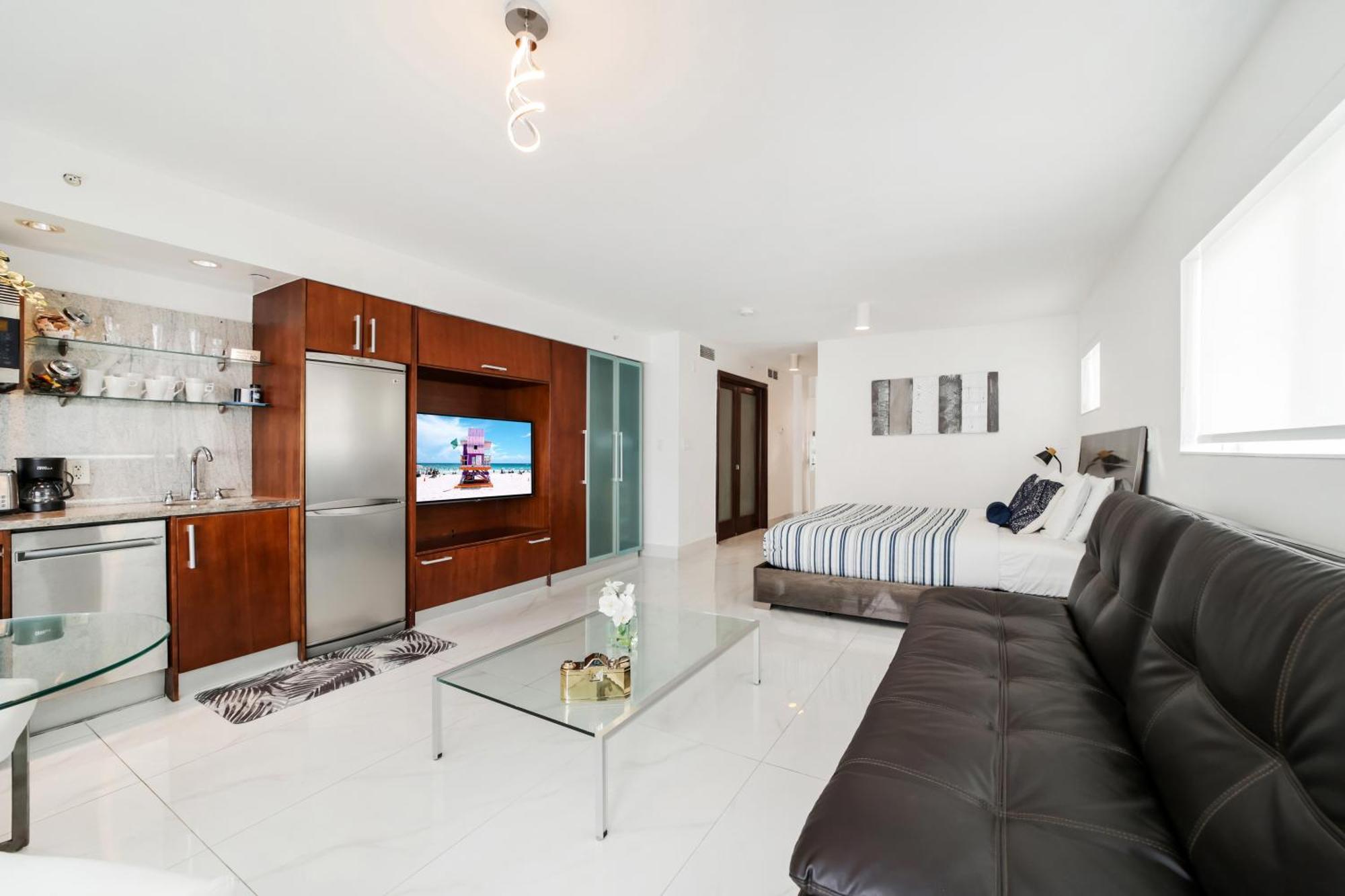Strand Ocean Drive Suites マイアミビーチ 部屋 写真